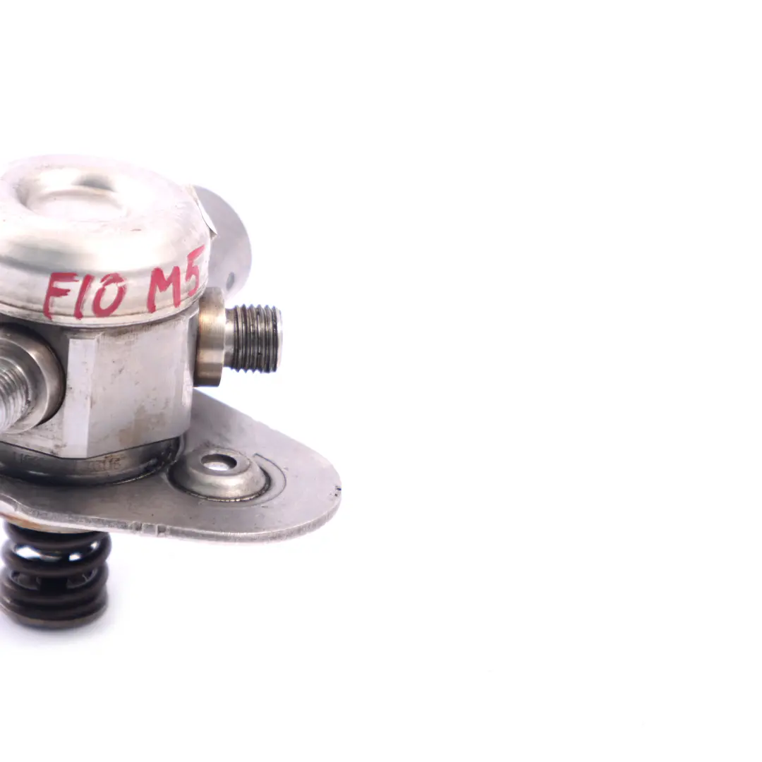 S63N N63 Bomba de combustible de alta presión para BMW F10 M5 F12 F13 M6 con número de pieza 8604232 BMW F10 M5 F12 F13 M6 S63N N63 Bomba de combustible de alta presión - SKU 8604232 - Número de pieza 8604232