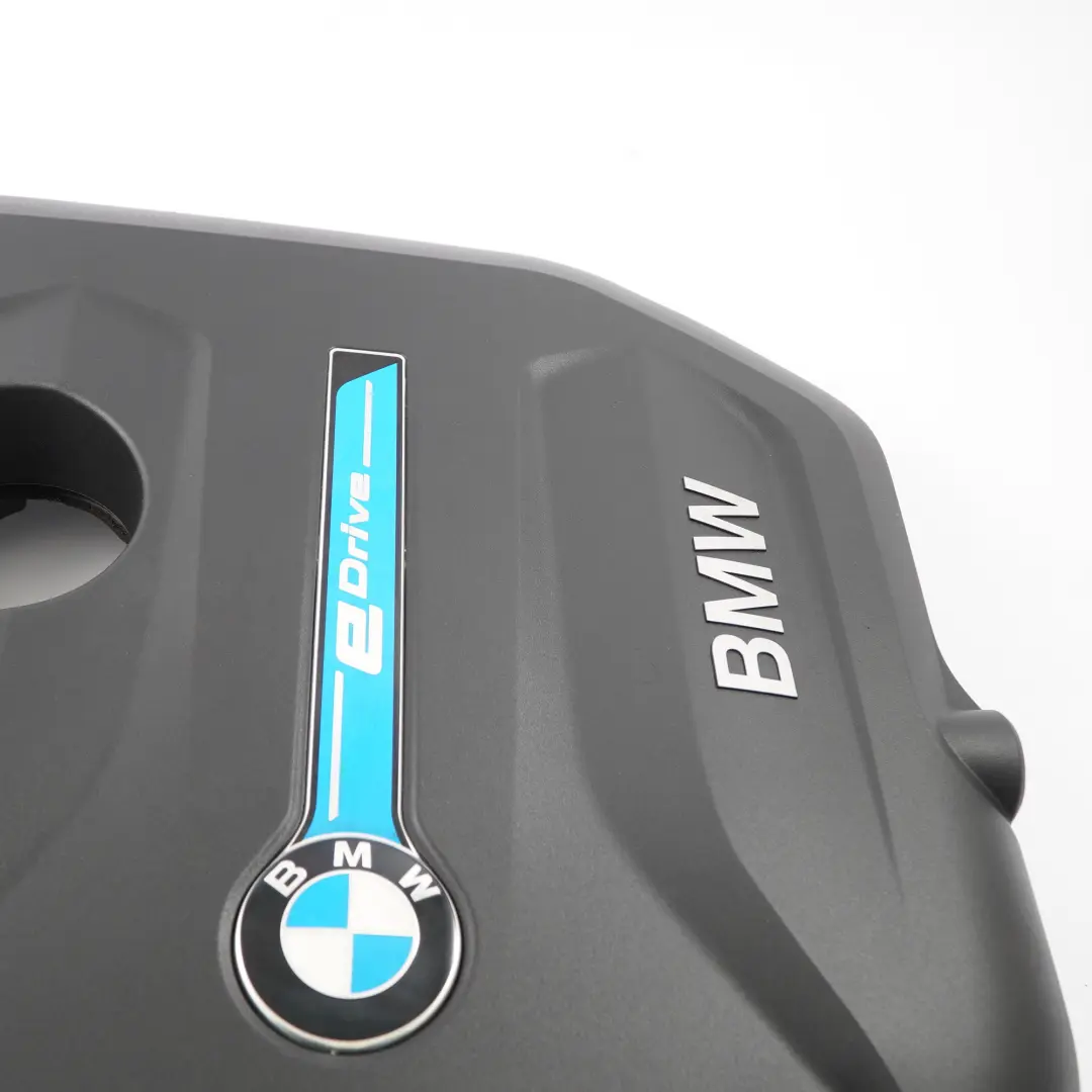 B48X Cubierta motor aislamiento acústico superior para BMW F30 LCI 330e con número de pieza 8604836 BMW F30 LCI 330e B48X Cubierta motor aislamiento acústico superior - SKU 8604836 - Número de pieza 8604836