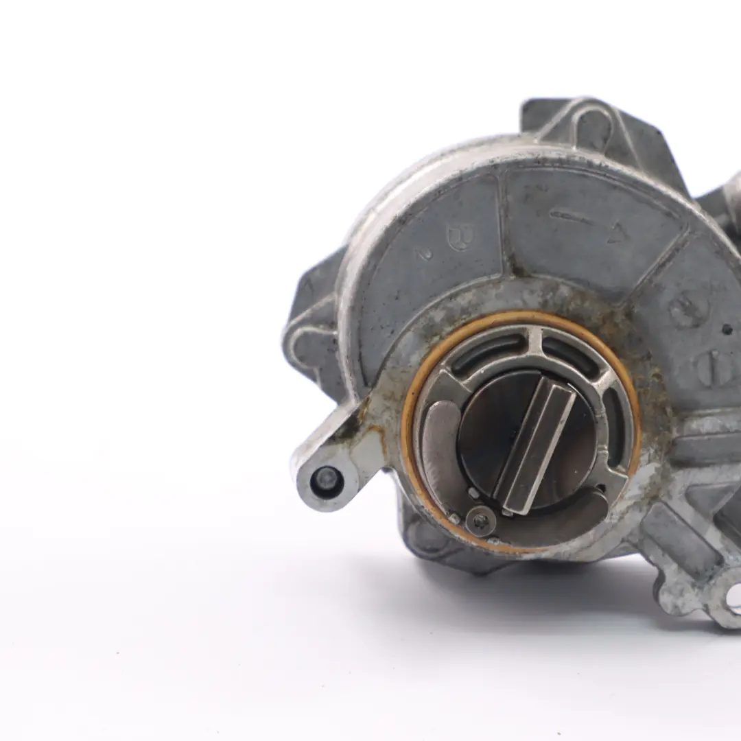 N63 S63N Pompa Podciśnienia Vacum 7619388 do BMW F10 F11 F06 F13 X5 E70 F01 o numerze 8605976 BMW F10 F11 F06 F13 X5 E70 F01 N63 S63N Pompa Podciśnienia Vacum 7619388 - SKU 8605976 - Numer Części 8605976