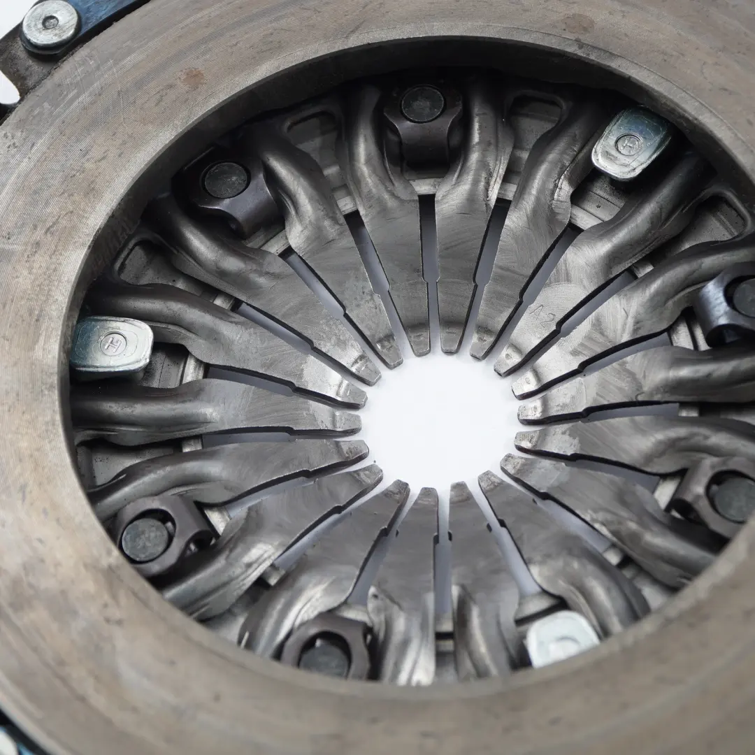 N47N Dual Twin Mass Flywheel Clutch Kit to Mini Cooper D R55 R56 LCI R60 R61 Diesel with Part number 8606067 Mini Cooper D R55 R56 LCI R60 R61 Diesel N47N Dual Twin Mass Flywheel Clutch Kit - SKU 8606067-2 - Part number 8606067