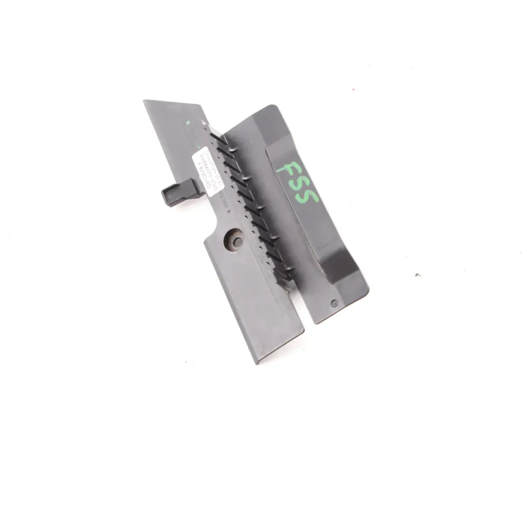 Mini F55 F56 F57 Chemin câbles inférieur Couvercle du boîtier commande - SKU 8606315-1 - Numéro de pièce 8606315