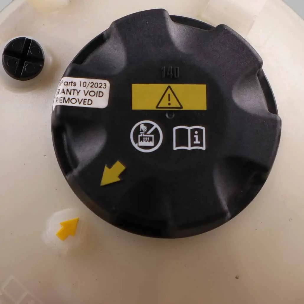 Expansion Tank BMW G30 G31 G11 G15 Diesel Coolant Reservoir Fluid Bottle to with Part number 8610654 Expansion Tank BMW G30 G31 G11 G15 Diesel Coolant Reservoir Fluid Bottle - SKU 8610654 - Part number 8610654