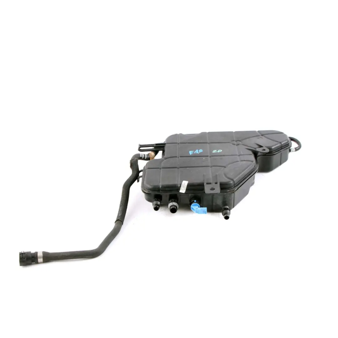 Zbiorniczek Wyrównawczy 2284281 do BMW F10 M5 F12 M6 o numerze 8610819 BMW F10 M5 F12 M6 Zbiorniczek Wyrównawczy 2284281 - SKU 8610819 - Numer Części 8610819