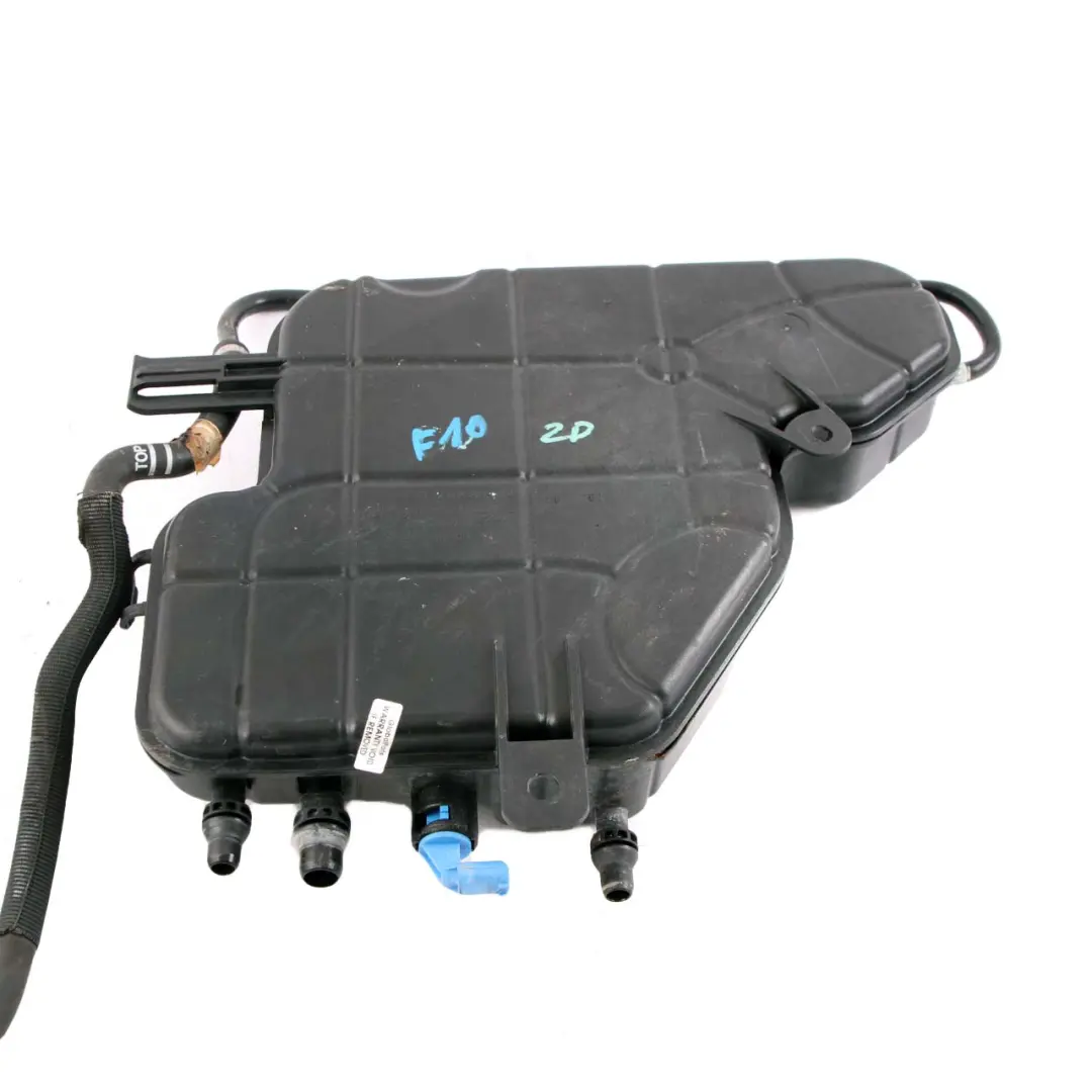Depósito Expansión Botella Refrigerante Del Motor F12 M6 2284281 para BMW F10 M5 con número de pieza 8610819 BMW F10 M5 Depósito Expansión Botella Refrigerante Del Motor F12 M6 2284281 - SKU 8610819 - Número de pieza 8610819