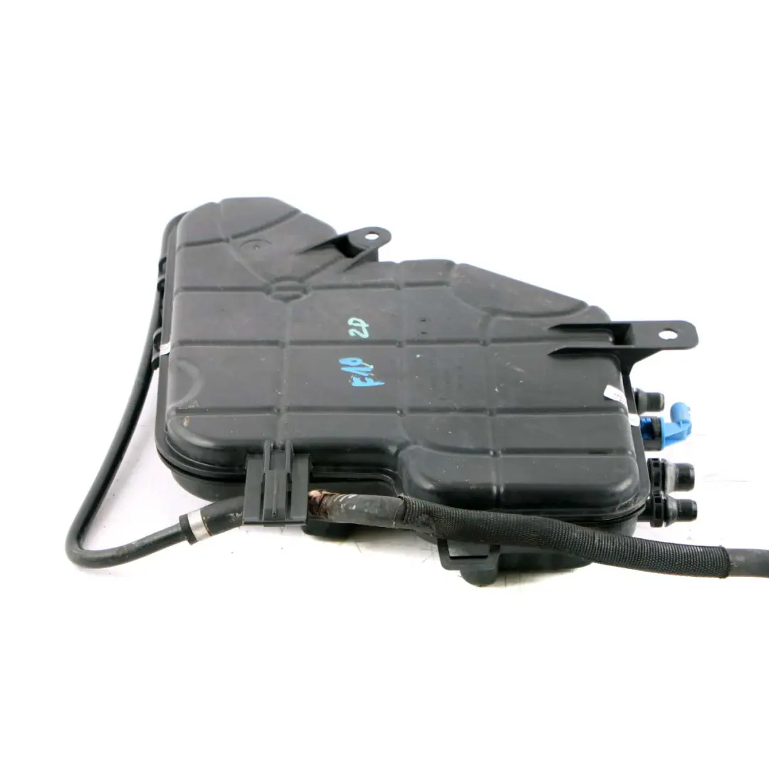 Depósito Expansión Botella Refrigerante Del Motor F12 M6 2284281 para BMW F10 M5 con número de pieza 8610819 BMW F10 M5 Depósito Expansión Botella Refrigerante Del Motor F12 M6 2284281 - SKU 8610819 - Número de pieza 8610819