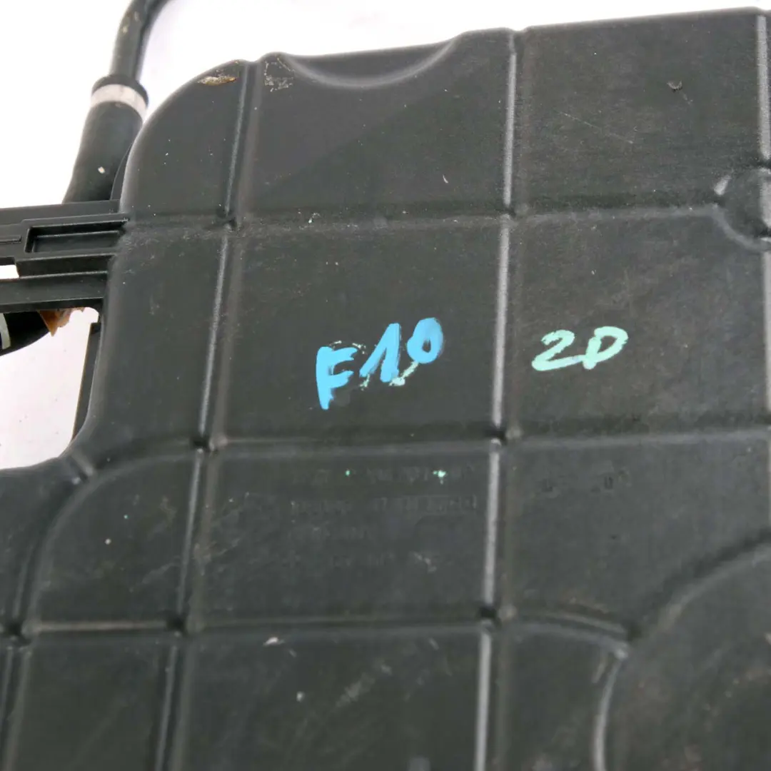 Ausdehnungsgefäß Motor Kühlflüssigkeitsbehälter F12 M6 2284281 für BMW F10 M5 mit Teilenummer 8610819 BMW F10 M5 Ausdehnungsgefäß Motor Kühlflüssigkeitsbehälter F12 M6 2284281 - SKU 8610819 - Teilenummer 8610819