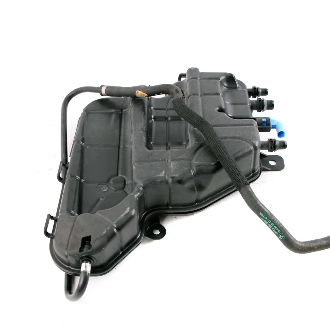 Depósito Expansión Botella Refrigerante Del Motor F12 M6 2284281 para BMW F10 M5 con número de pieza 8610819 BMW F10 M5 Depósito Expansión Botella Refrigerante Del Motor F12 M6 2284281 - SKU 8610819 - Número de pieza 8610819