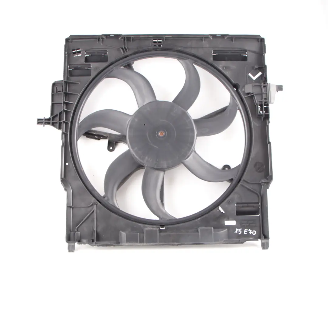 Radiator Fan Engine Cooling Radiator Fan Shroud 600W 7616103 to BMW X5 X6 E70 E71 with Part number 8618241 BMW X5 X6 E70 E71 Radiator Fan Engine Cooling Radiator Fan Shroud 600W 7616103 - SKU 8618241-2 - Part number 8618241