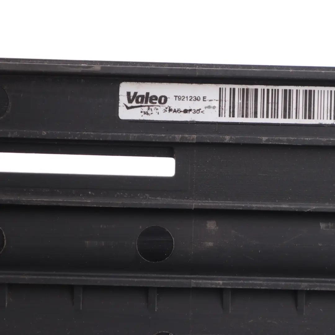 Dolne Mocowanie Chłodnicy do BMW F20 F30 LCI F32 o numerze 8625433 BMW F20 F30 LCI F32 Dolne Mocowanie Chłodnicy - SKU 8625433-1 - Numer Części 8625433