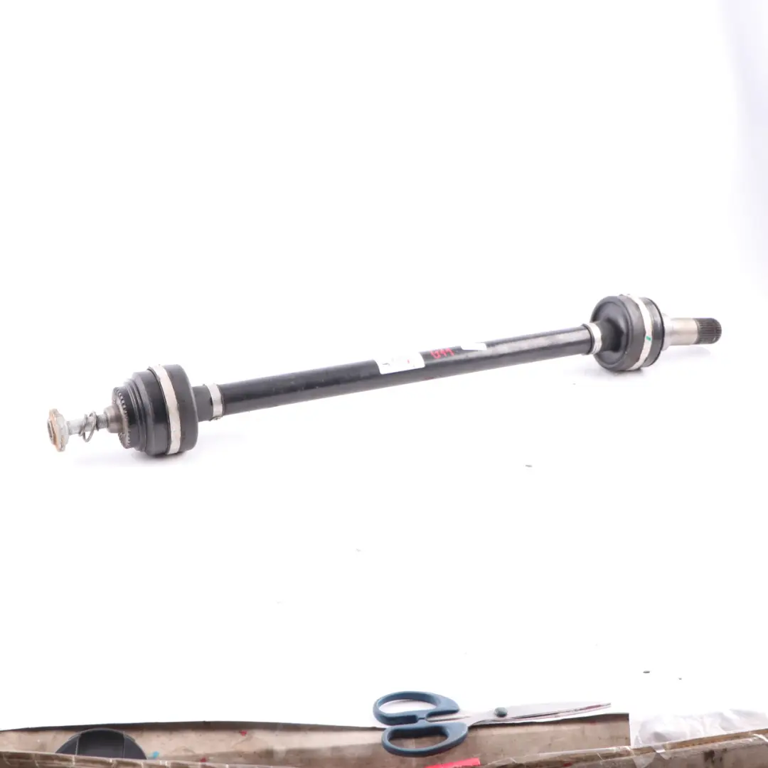 B57 Arbre De Transmission Arbre De Sortie Arrière Droit pour BMW G11 Diesel à propos du numéro de pièce 8639466 BMW G11 Diesel B57 Arbre De Transmission Arbre De Sortie Arrière Droit - SKU 8639466 - Numéro de pièce 8639466