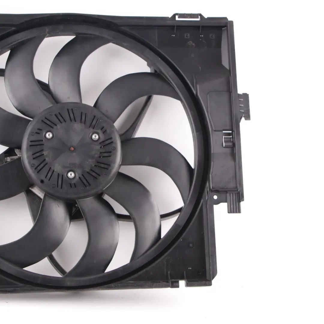 600W Radiatore Ventola Motore Di Raffreddamento per BMW F20 F21 F30 F31 F32 con numero di parte 8641964 BMW F20 F21 F30 F31 F32 600W Radiatore Ventola Motore Di Raffreddamento - SKU 8641964 - Numero di parte 8641964