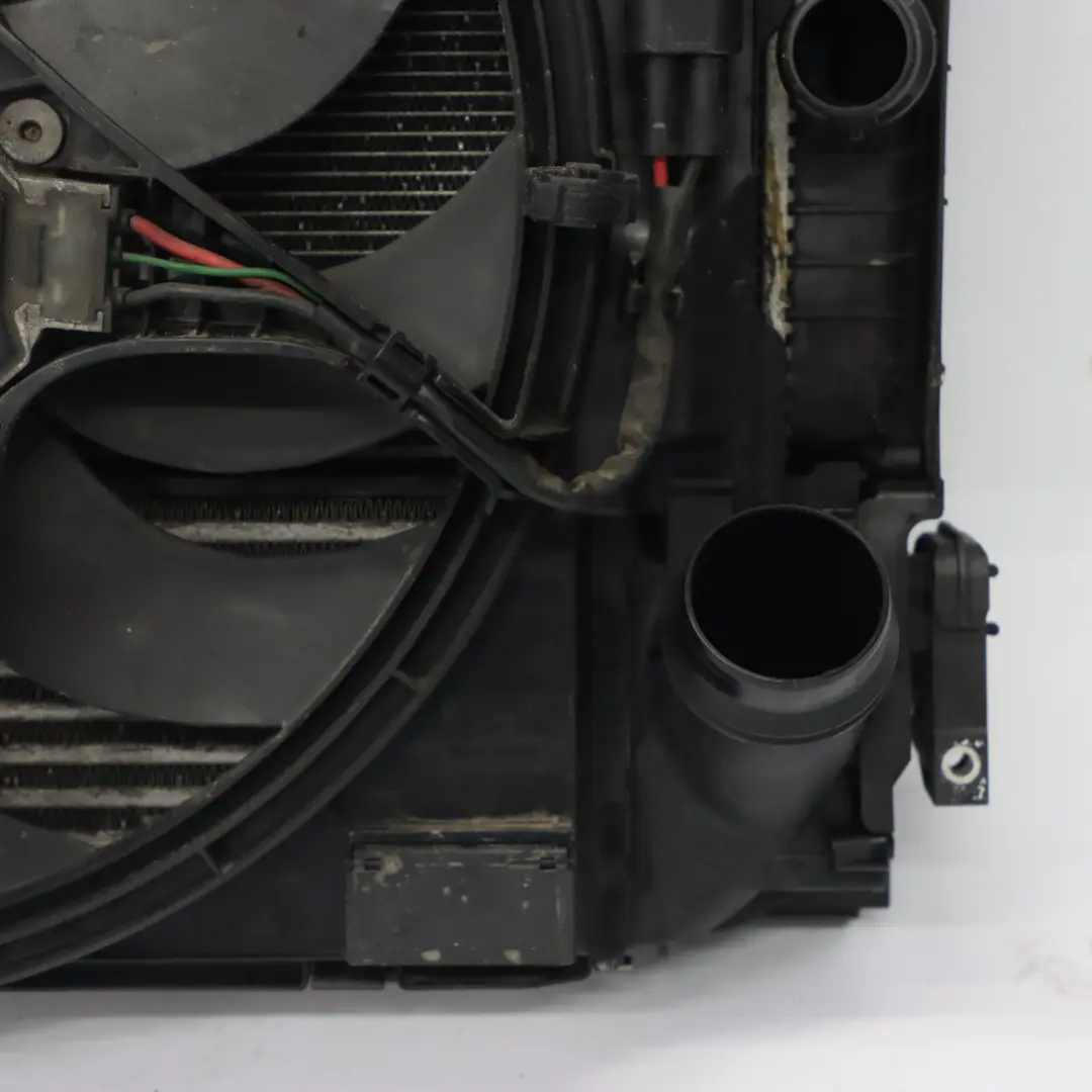 N57N Wiatrak Wentylator Chłodnicy Intercooler do BMW F30 F31 F32 o numerze 8641965 BMW F30 F31 F32 N57N Wiatrak Wentylator Chłodnicy Intercooler - SKU 8641965 - Numer Części 8641965