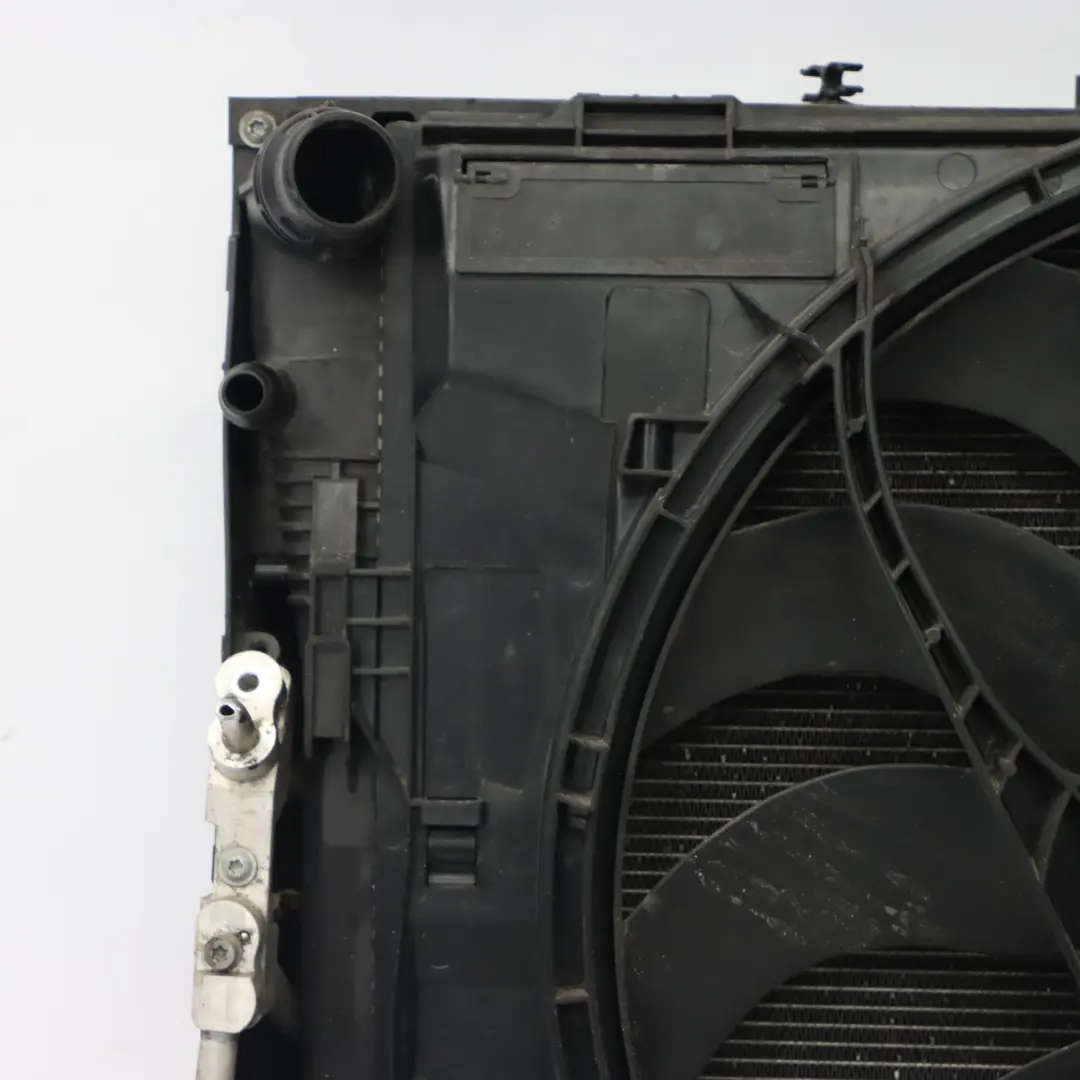 N57N Ventilateur radiateur Moteur carter refroidissement pour BMW F30 F31 F32 à propos du numéro de pièce 8641965 BMW F30 F31 F32 N57N Ventilateur radiateur Moteur carter refroidissement - SKU 8641965 - Numéro de pièce 8641965