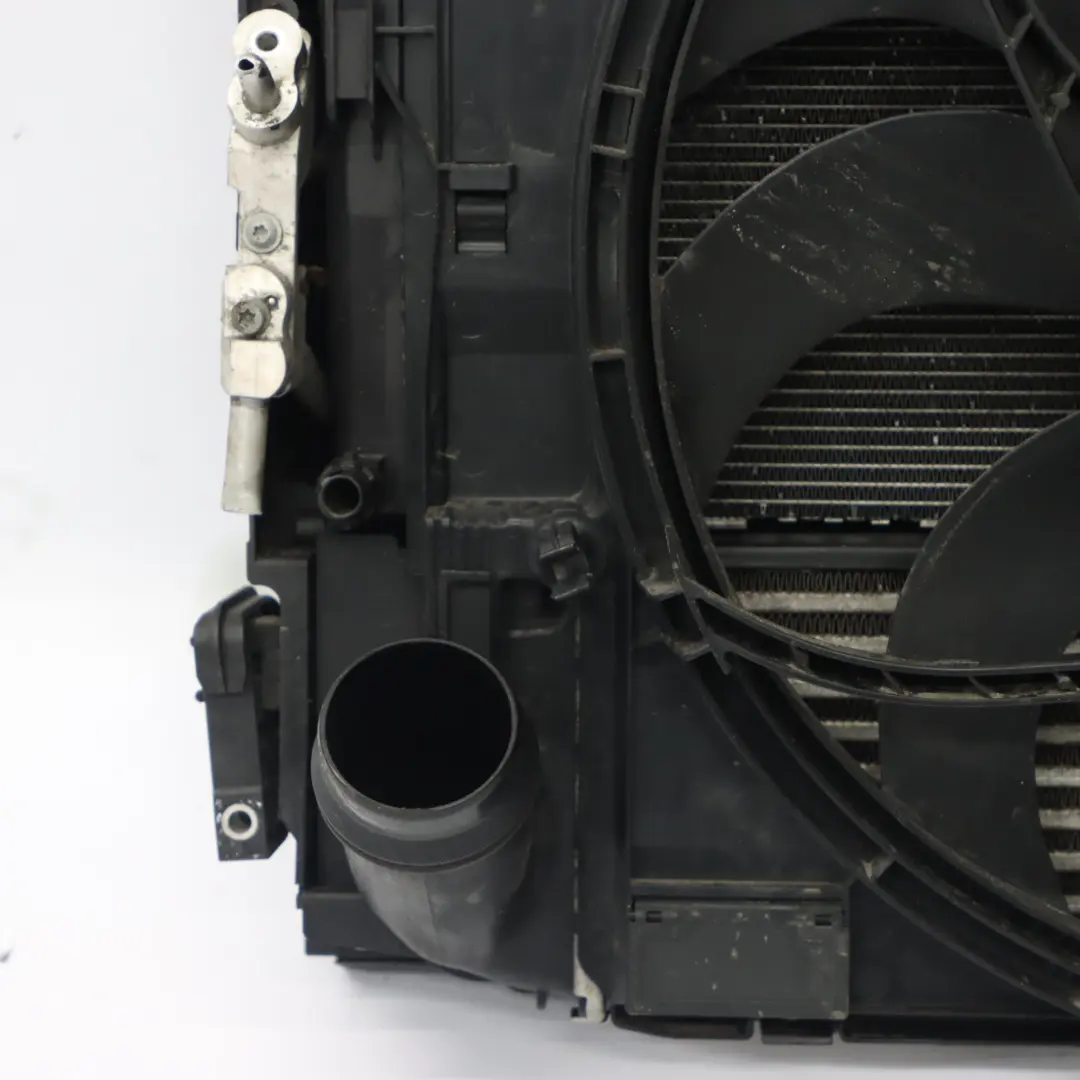 N57N Ventola radiatore Motore di raffreddamento per BMW F30 F31 F32 con numero di parte 8641965 BMW F30 F31 F32 N57N Ventola radiatore Motore di raffreddamento - SKU 8641965 - Numero di parte 8641965