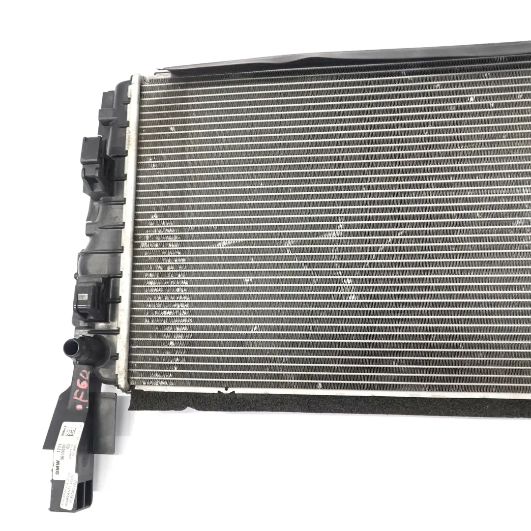 M135iX Radiatore del liquido raffreddamento motore per Mini F60 JCW BMW F40 con numero di parte 8645801 Mini F60 JCW BMW F40 M135iX Radiatore del liquido raffreddamento motore - SKU 8645801 - Numero di parte 8645801
