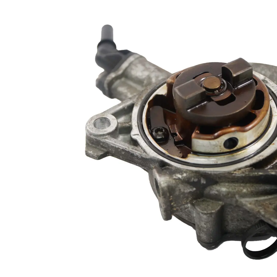 Cylinder Head Vacuum Pump to Mini Cooper One R55 R56 LCI R58 N16 Engine with Part number 8654605 Mini Cooper One R55 R56 LCI R58 N16 Engine Cylinder Head Vacuum Pump - SKU 8654605 - Part number 8654605