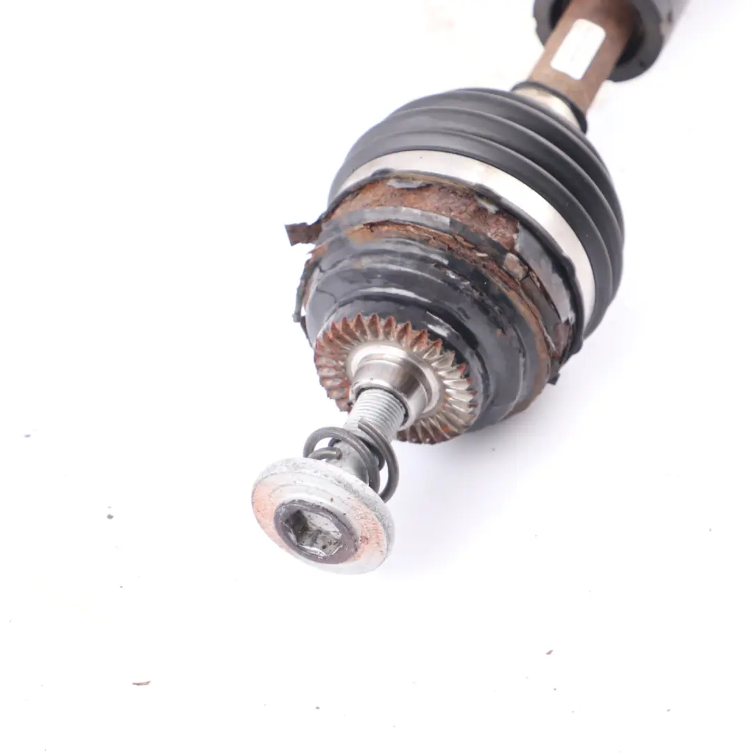 Arbre transmission Mini F55 F56 Cooper SD Arbre de sortie avant gauche pour à propos du numéro de pièce 8661687 Arbre transmission Mini F55 F56 Cooper SD Arbre de sortie avant gauche - SKU 8661687 - Numéro de pièce 8661687