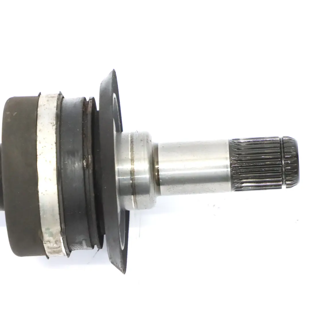 Albero trasmissione BMW G30 G31 Assale posteriore destro Albero uscita 8664046 per con numero di parte 8664042 Albero trasmissione BMW G30 G31 Assale posteriore destro Albero uscita 8664046 - SKU 8664042 - Numero di parte 8664042