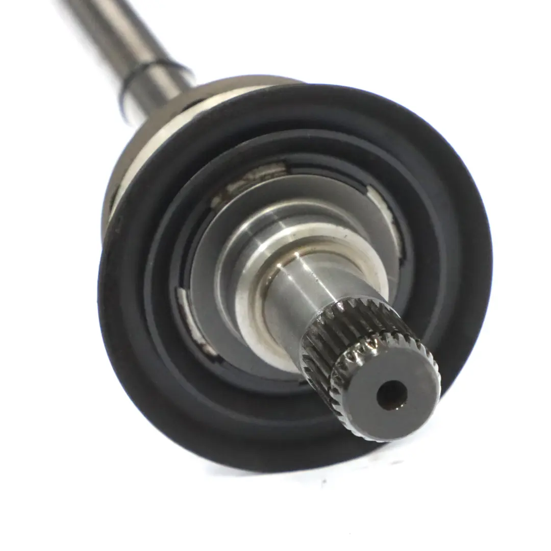 Albero trasmissione BMW G30 G31 Assale posteriore destro Albero uscita 8664046 per con numero di parte 8664042 Albero trasmissione BMW G30 G31 Assale posteriore destro Albero uscita 8664046 - SKU 8664042 - Numero di parte 8664042