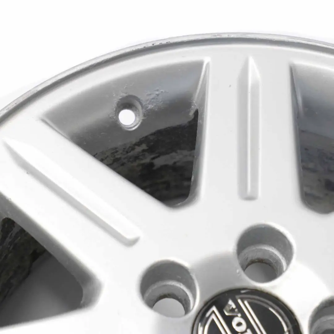 llanta de aleación de plata 16 "ET: 52,5 6,5J 7 radios para Volvo C30 S40 V50 con número de pieza 8665466 Volvo C30 S40 V50 llanta de aleación de plata 16 "ET: 52,5 6,5J 7 radios - SKU 8665466-1 - Número de pieza 8665466