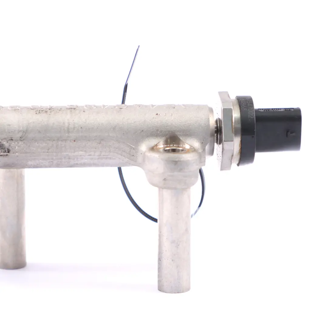 Rail Mini F56 BMW F40 Petrol B38 Fuel High Pressure Rail to Injection with Part number 8665631 Injection Rail Mini F56 BMW F40 Petrol B38 Fuel High Pressure Rail - SKU 8665631 - Part number 8665631