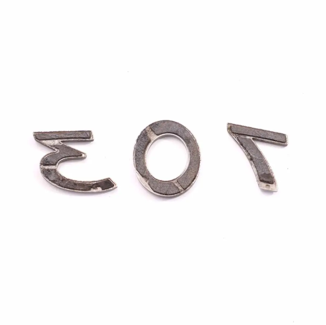 Emblema Baule Stivale Posteriore Portellone Badge Logo Lettering per Peugeot 307 con numero di parte 8665C1 Peugeot 307 Emblema Baule Stivale Posteriore Portellone Badge Logo Lettering - SKU 8665C1 - Numero di parte 8665C1