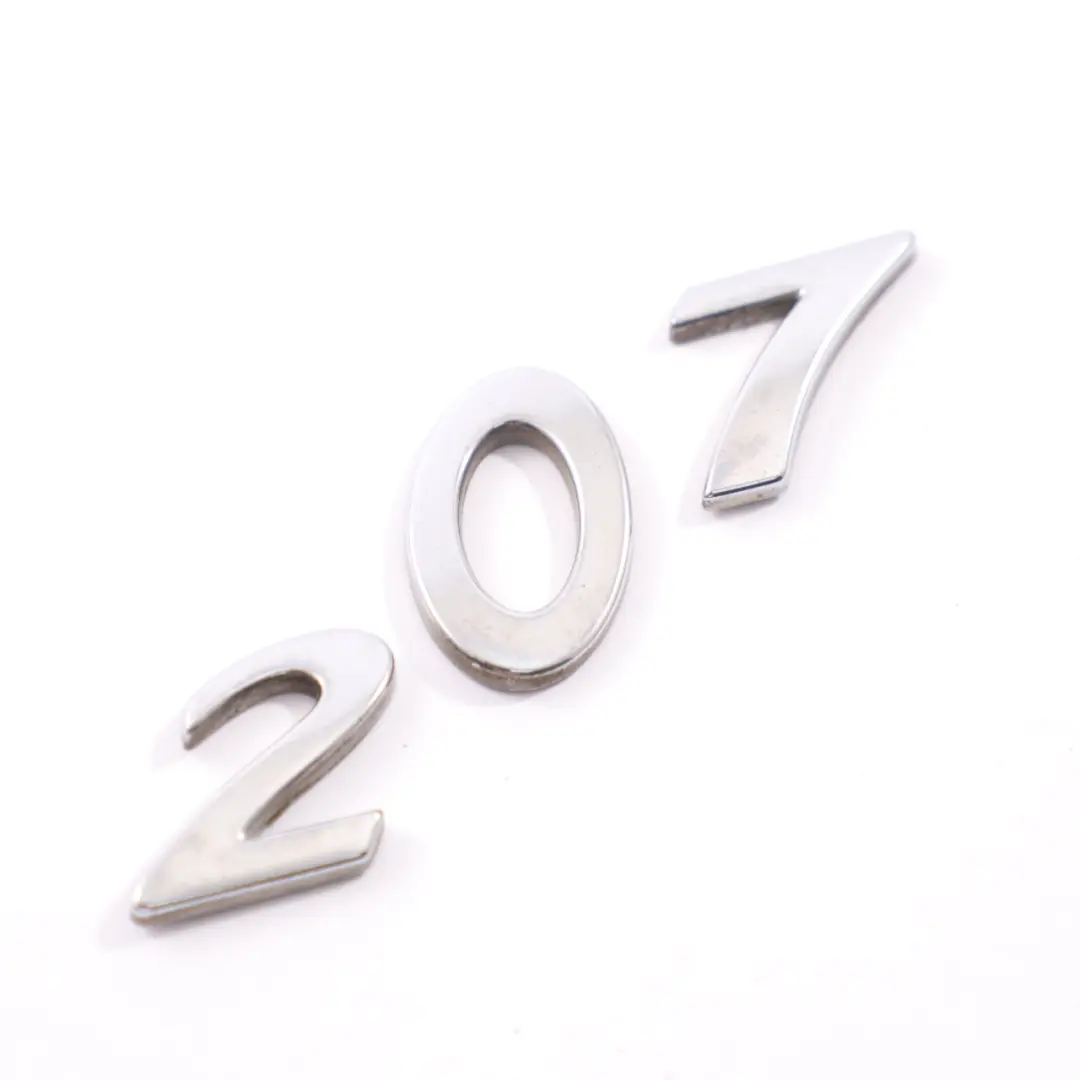 Emblemat Znaczek Klapy Tył do Peugeot 207 o numerze 8665PV Peugeot 207 Emblemat Znaczek Klapy Tył - SKU 8665PV - Numer Części 8665PV