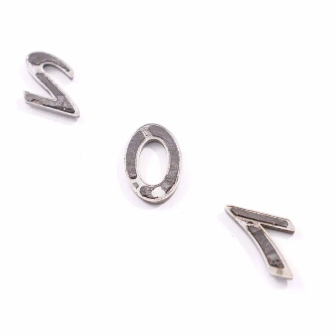 Peugeot 207 Emblème de coffre arrière hayon Badge Logo Lettering Adhered - SKU 8665PV - Numéro de pièce 8665PV