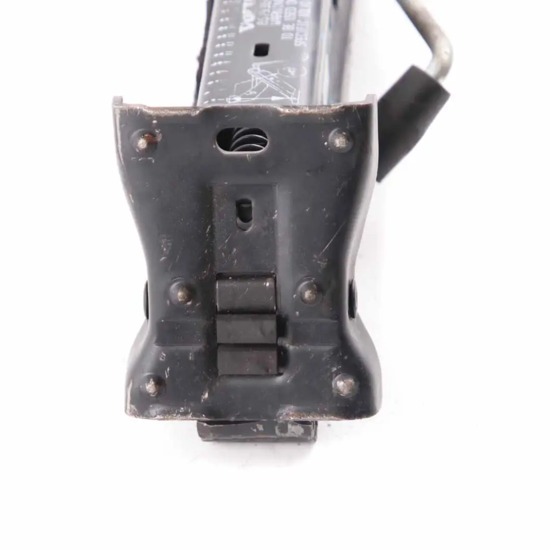 Lifting Jack Volvo S60 V70 Car Tool Emergency Wheel Lift to with Part number 8679369 Lifting Jack Volvo S60 V70 Car Tool Emergency Wheel Lift - SKU 8679369 - Part number 8679369