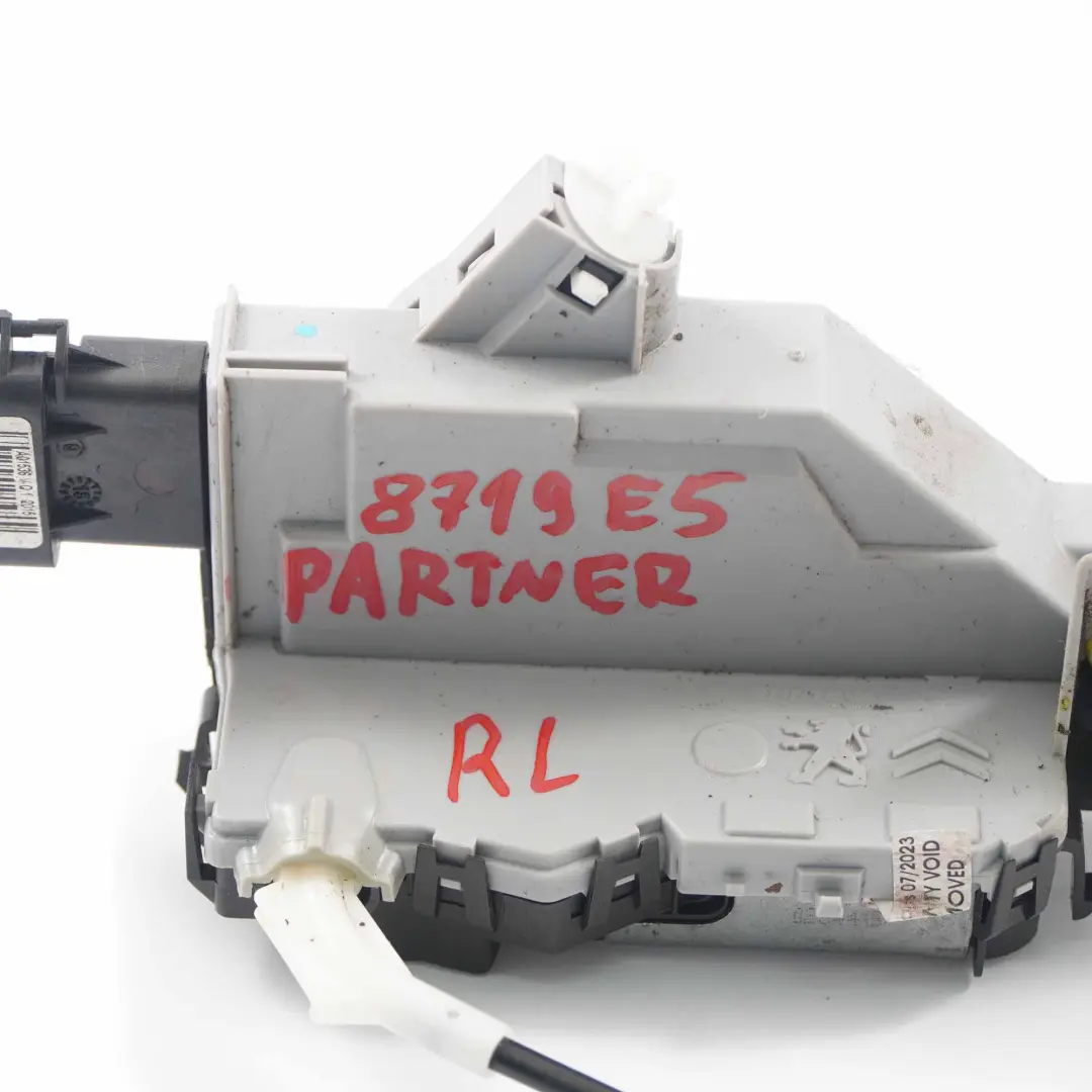 Serrure porte Citroen Berlingo Partner Arrière Gauche Serrure coffre pour à propos du numéro de pièce 8719E5 Serrure porte Citroen Berlingo Partner Arrière Gauche Serrure coffre - SKU 8719E5 - Numéro de pièce 8719E5