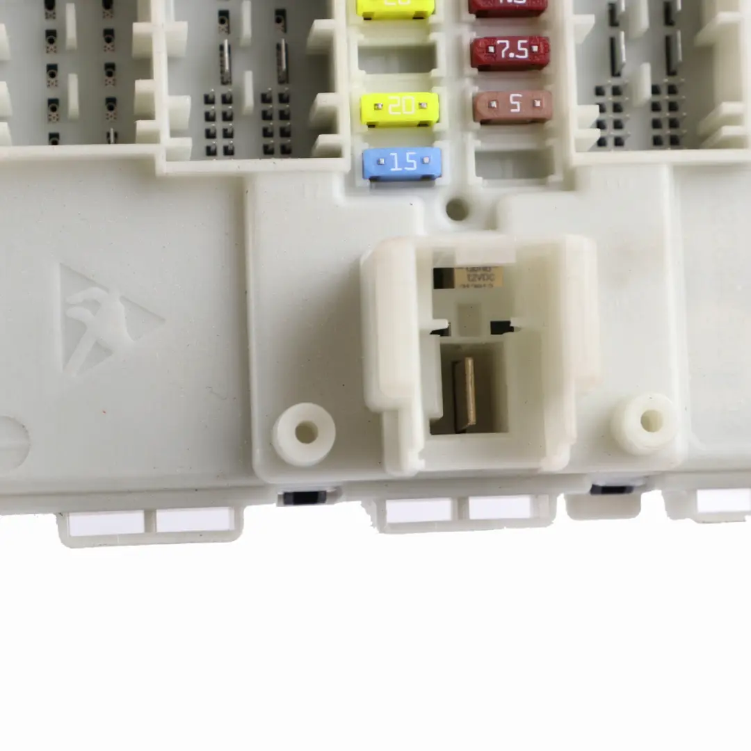 Body Control Module Domain Controller Unit BDC ECU to BMW X3 G01 with Part number 8725622 BMW X3 G01 Body Control Module Domain Controller Unit BDC ECU - SKU 8725622 - Part number 8725622