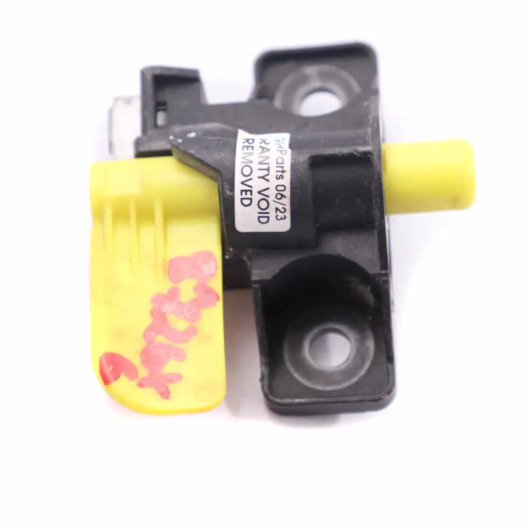 Citroen Berlingo Peugeot Partner Rear Door Hinge Lock Locking Rack to with Part number 8726X6 Citroen Berlingo Peugeot Partner Rear Door Hinge Lock Locking Rack - SKU 8726X6 - Part number 8726X6