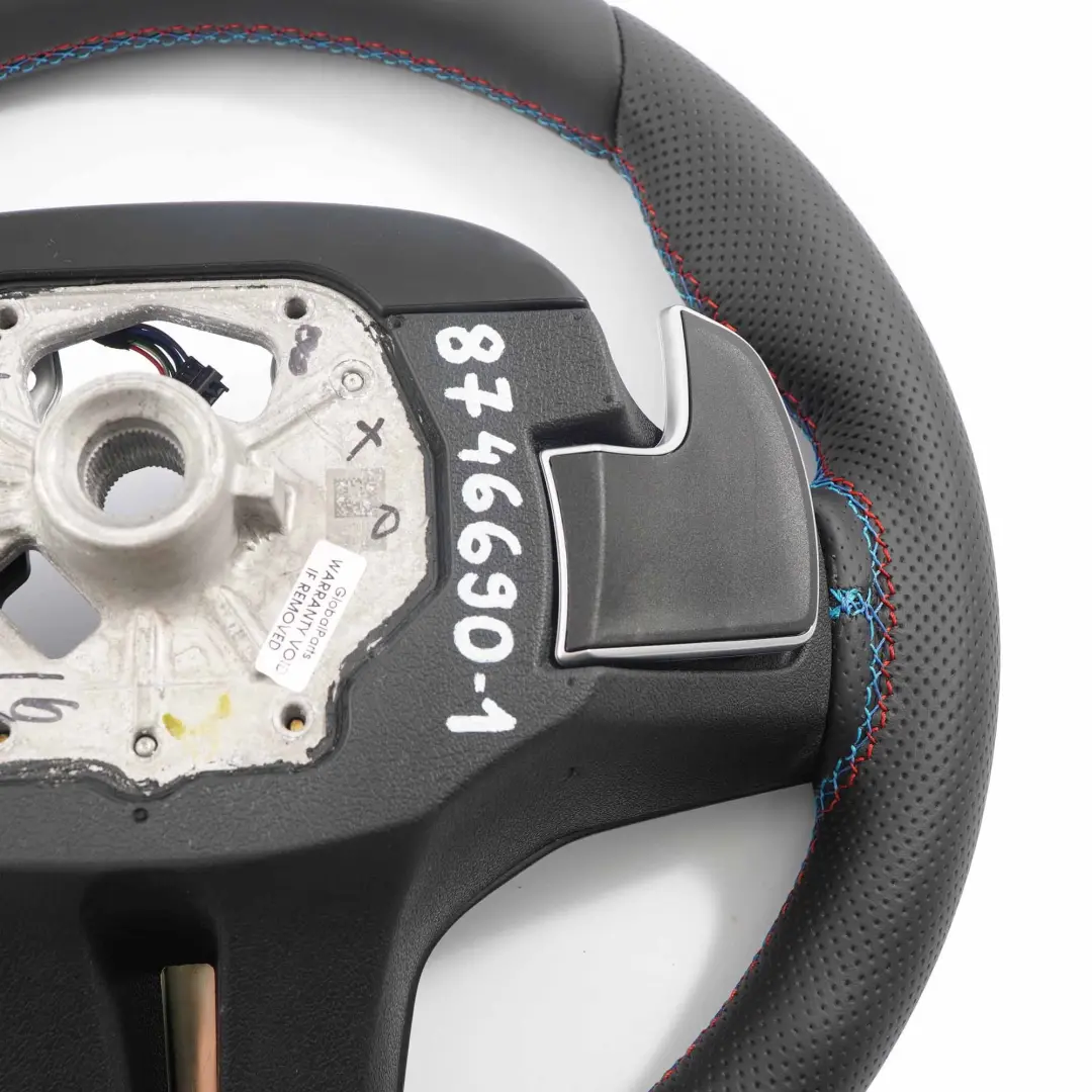 Nuovo Pelle Nera Palette del Cambio per BMW F40 G20 G21 Z4 G29 M Sport Volante con numero di parte 8746690 BMW F40 G20 G21 Z4 G29 M Sport Volante Nuovo Pelle Nera Palette del Cambio - SKU 8746690-1 - Numero di parte 8746690