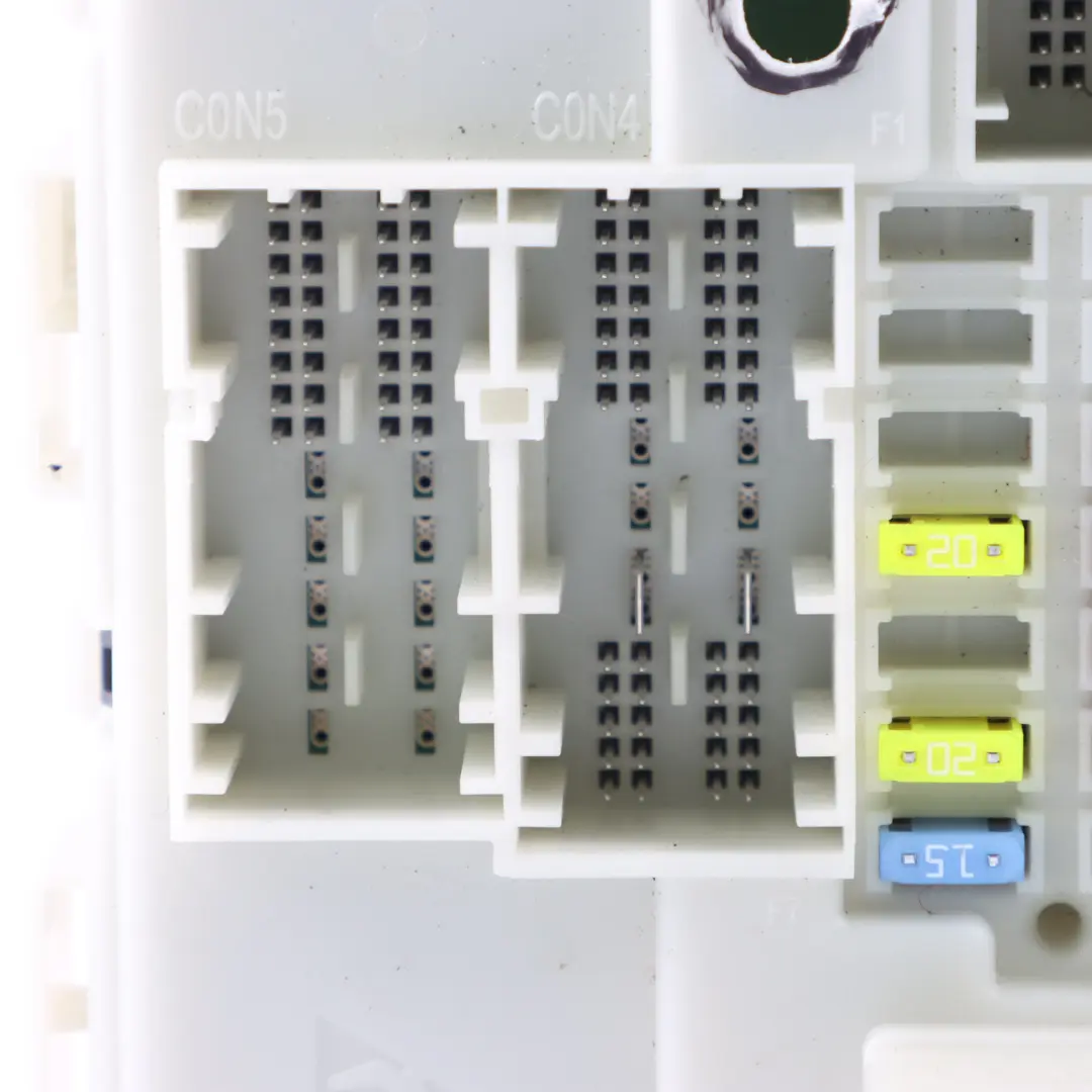 BMW G30 G31 Body Control Comfort Module Unit FEM ECU V05 - SKU 8779030 - Numéro de pièce 8779030