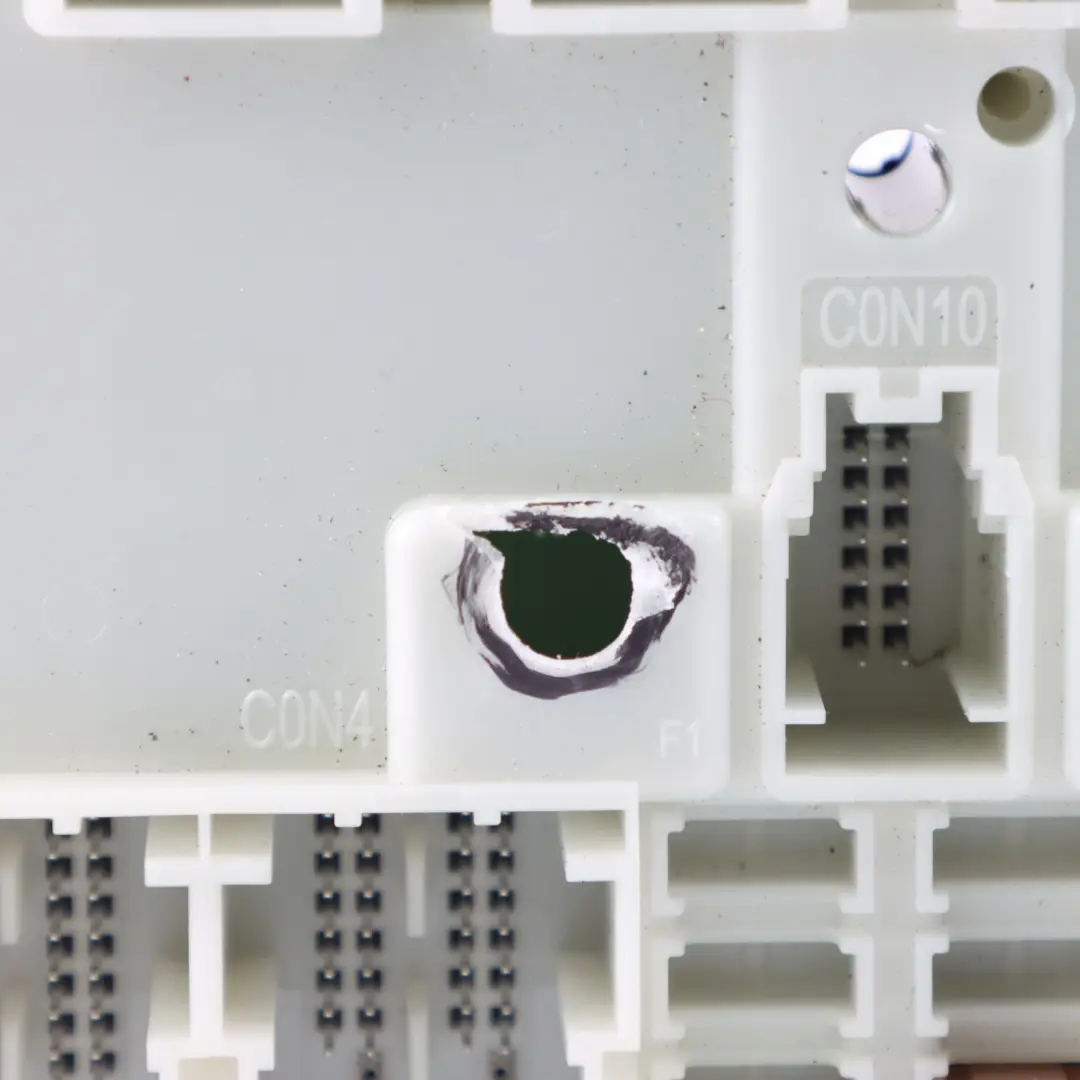 Body Control Comfort Modul Einheit FEM ECU V05 für BMW G30 G31 mit Teilenummer 8779030 BMW G30 G31 Body Control Comfort Modul Einheit FEM ECU V05 - SKU 8779030 - Teilenummer 8779030