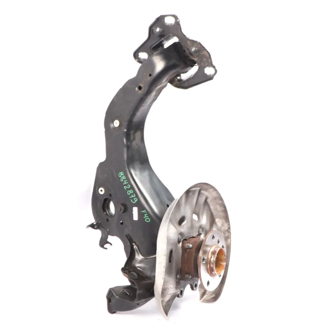 Sospensione posteriore sinistra Gamba Assale Mozzo Montaggio per BMW F40 con numero di parte 8842879 BMW F40 Sospensione posteriore sinistra Gamba Assale Mozzo Montaggio - SKU 8842879 - Numero di parte 8842879