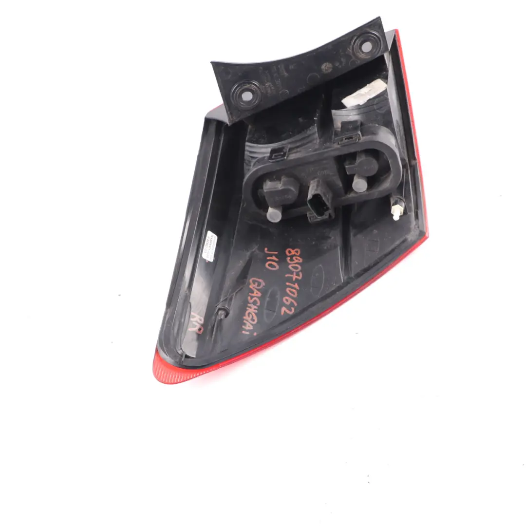 Quashqai J10 MK1 Rear Lamp Right O/S Tail Light Side Panel to Nissan with Part number 89071062 Nissan Quashqai J10 MK1 Rear Lamp Right O/S Tail Light Side Panel - SKU 89071062 - Part number 89071062