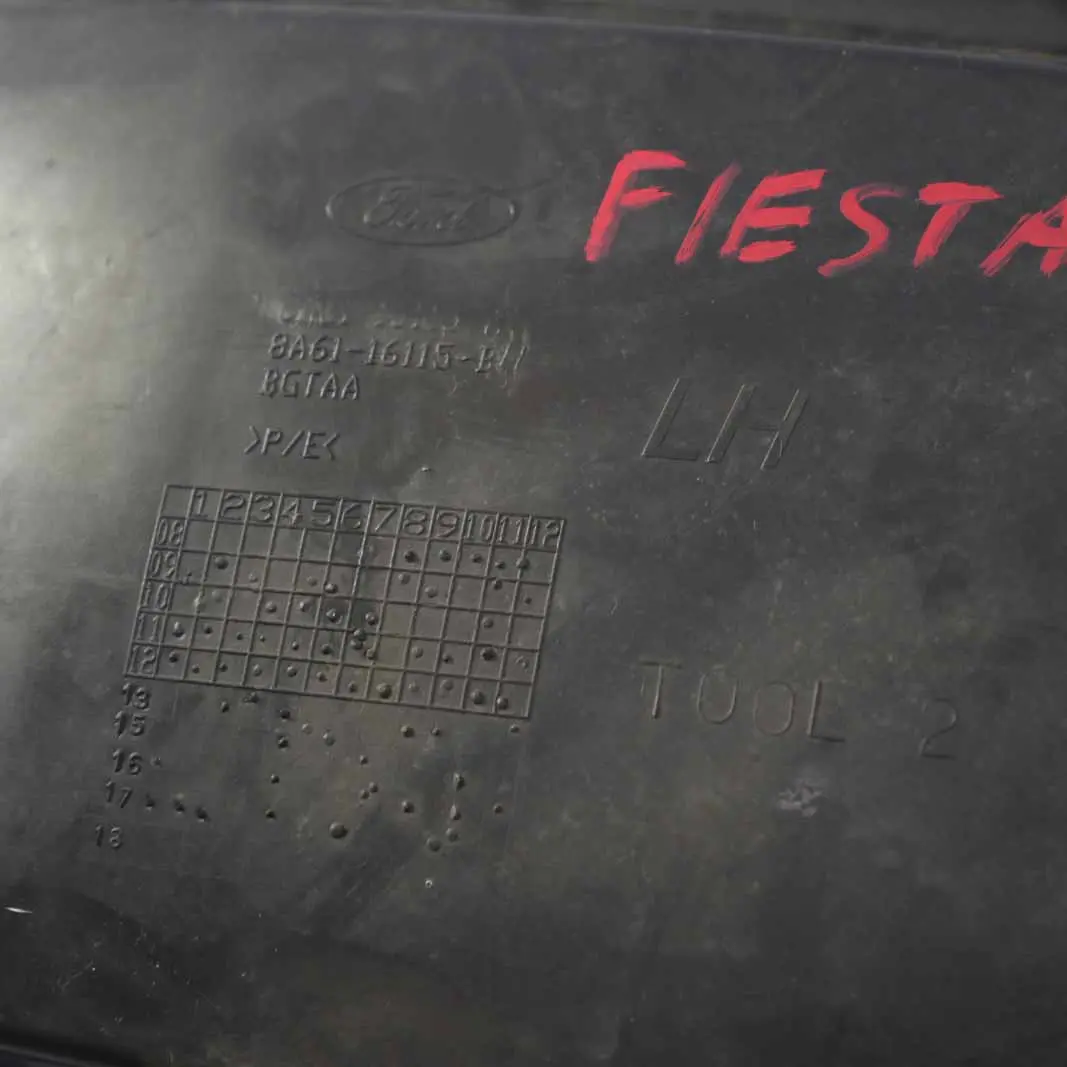 Ford Fiesta Mk7 Passage de roue avant gauche Panneau garniture - SKU 8A61-16115-B - Numéro de pièce 8A61-16115-B