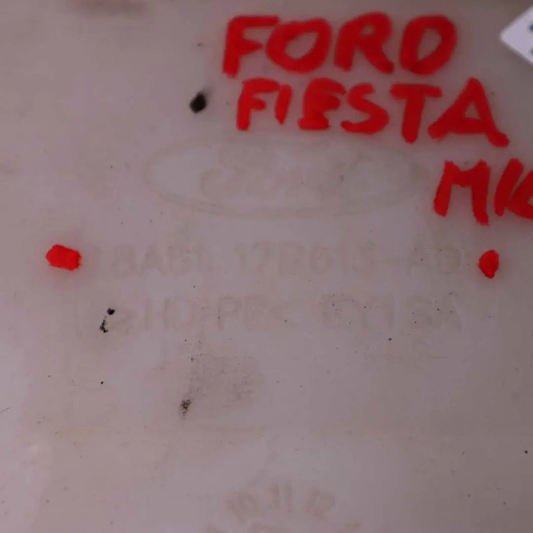 Depósito de la botella del lavaparabrisas para Ford Fiesta Mk7 con número de pieza 8A61-17B613-AD Ford Fiesta Mk7 Depósito de la botella del lavaparabrisas - SKU 8A61-17B613-AD - Número de pieza 8A61-17B613-AD
