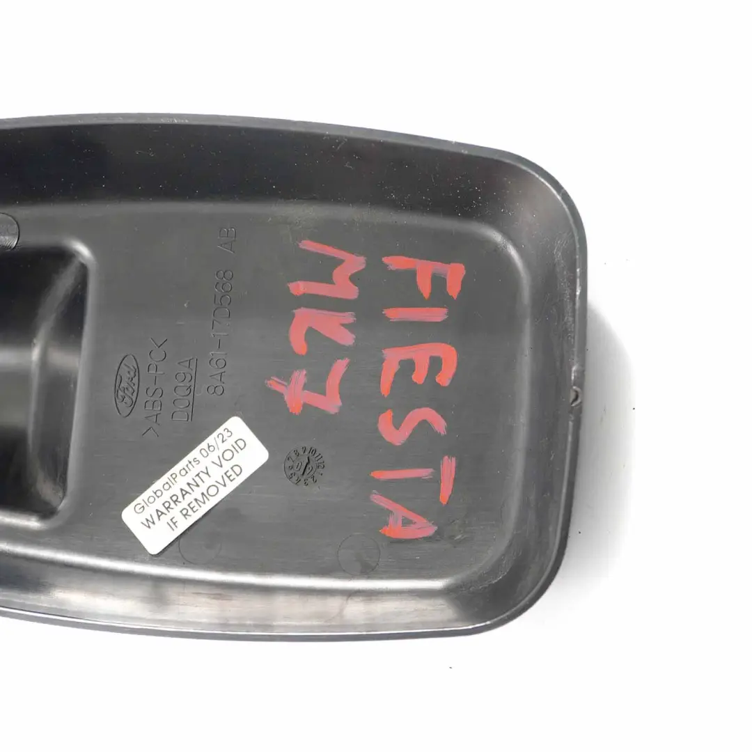 Copertura specchietto retrovisore interno Nero per Ford Fiesta MK7 con numero di parte 8A6117D568 Ford Fiesta MK7 Copertura specchietto retrovisore interno Nero - SKU 8A6117D568 - Numero di parte 8A6117D568