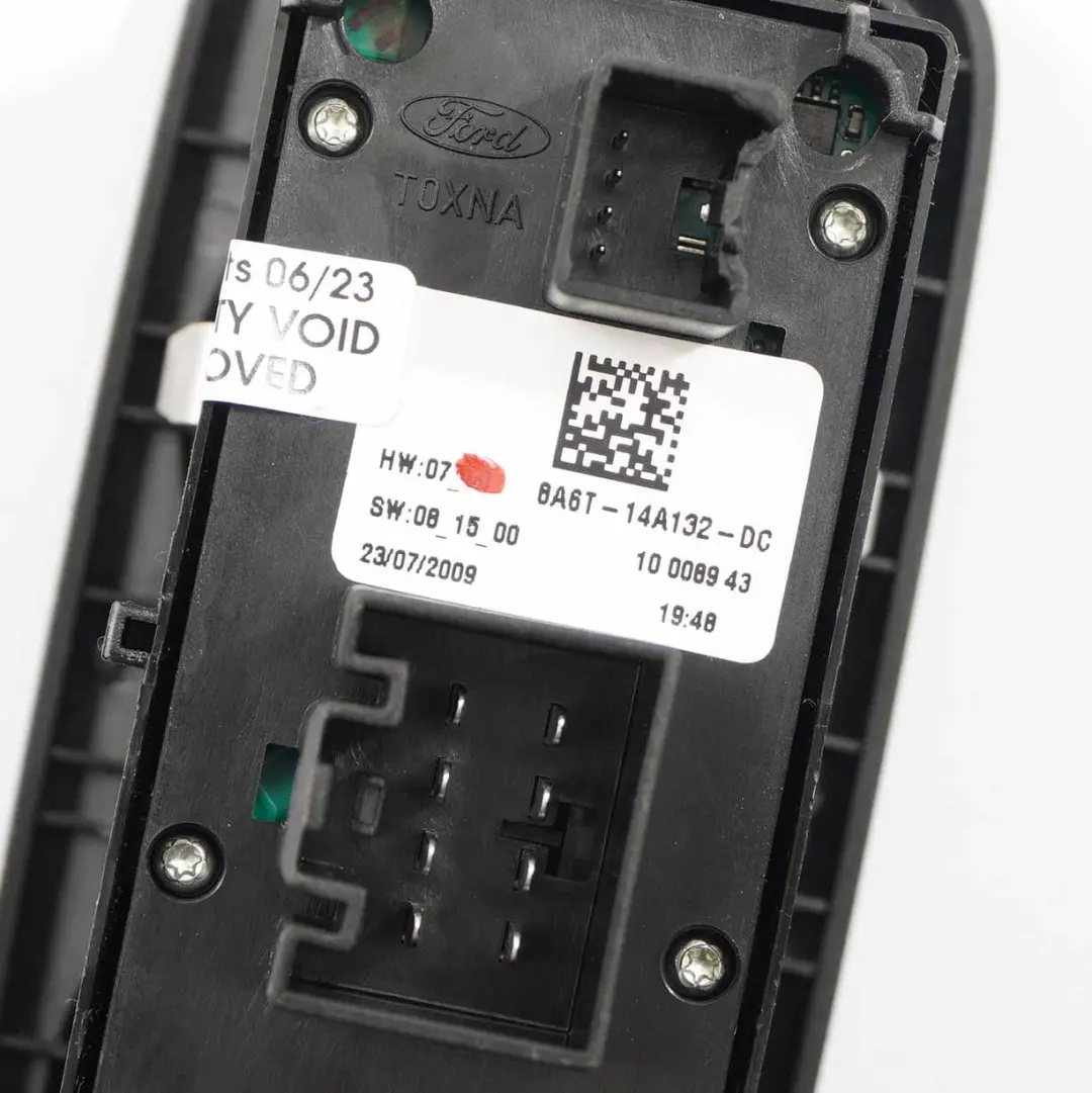 Fensterheberschalter Fahrerseite Knopfleiste für Ford Fiesta MK7 mit Teilenummer 8A6T14A132DC Ford Fiesta MK7 Fensterheberschalter Fahrerseite Knopfleiste - SKU 8A6T14A132DC - Teilenummer 8A6T14A132DC