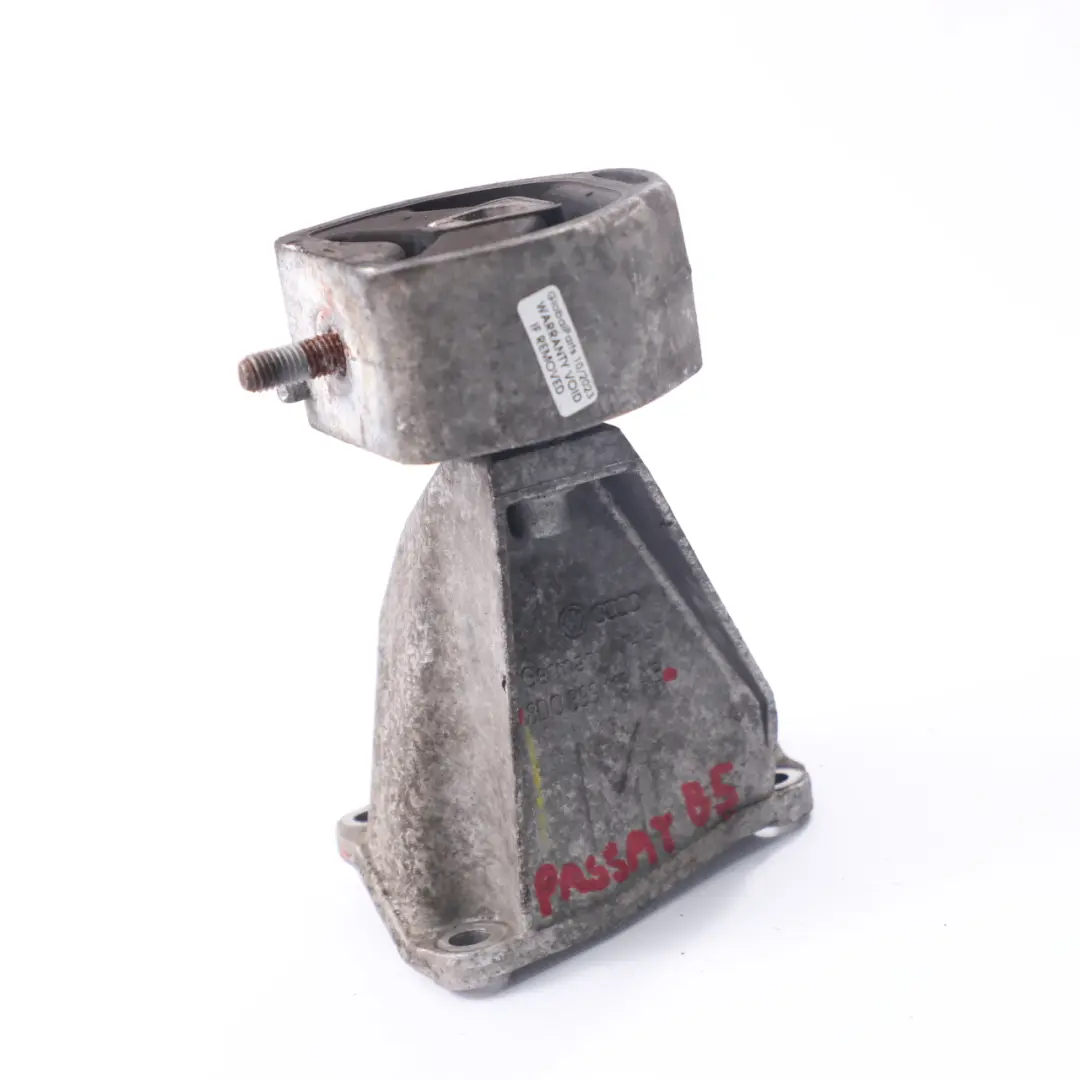 Supporto cambio Supporto trasmissione per VW Passat B5 con numero di parte 8D0399113AB VW Passat B5 Supporto cambio Supporto trasmissione - SKU 8D0399113AB - Numero di parte 8D0399113AB