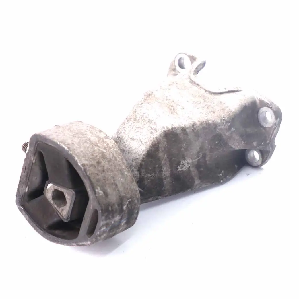 Wspornik Łapa Skrzyni Biegów do VW Passat B5 o numerze 8D0399113AB VW Passat B5 Wspornik Łapa Skrzyni Biegów - SKU 8D0399113AB - Numer Części 8D0399113AB