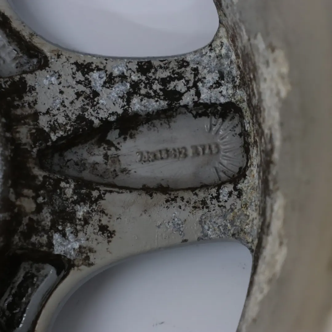 Jante argentée En Alliage 16" ET:45 7J pour Audi A6 C5 à propos du numéro de pièce 8D0601025C Audi A6 C5 Jante argentée En Alliage 16" ET:45 7J - SKU 8D0601025C-2 - Numéro de pièce 8D0601025C