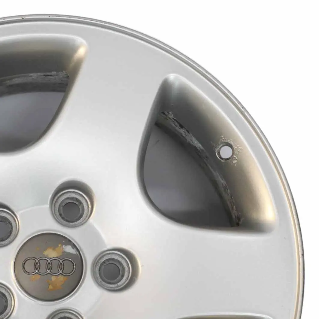 Silberne Leichtmetallfelge 16" ET:45 7J für Audi A6 C5 mit Teilenummer 8D0601025C Audi A6 C5 Silberne Leichtmetallfelge 16" ET:45 7J - SKU 8D0601025C-2 - Teilenummer 8D0601025C