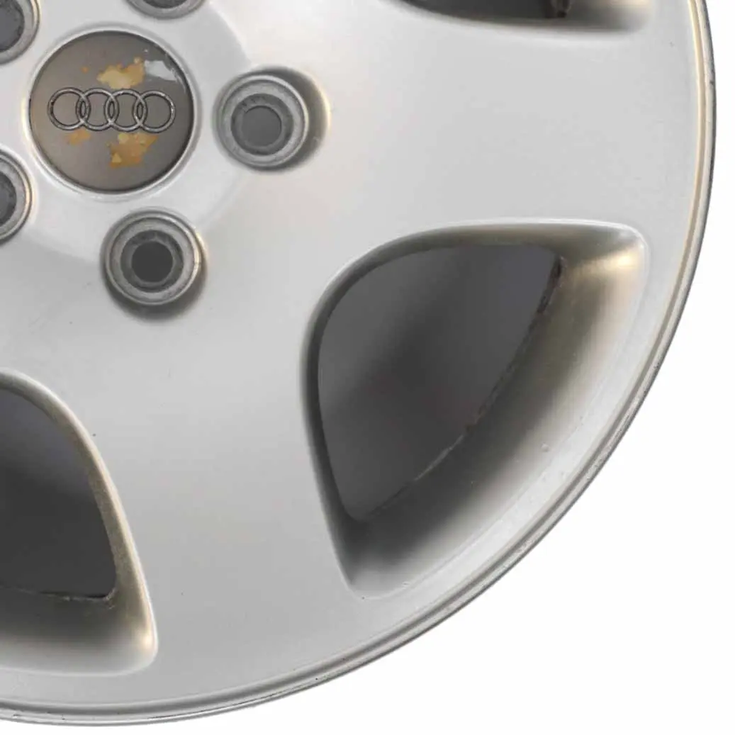 Jante argentée En Alliage 16" ET:45 7J pour Audi A6 C5 à propos du numéro de pièce 8D0601025C Audi A6 C5 Jante argentée En Alliage 16" ET:45 7J - SKU 8D0601025C-2 - Numéro de pièce 8D0601025C