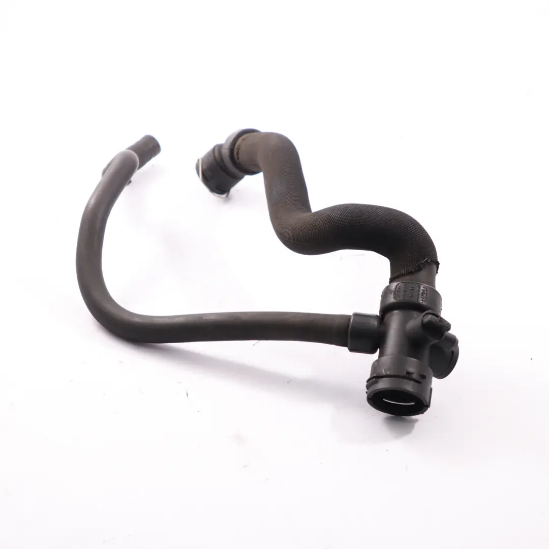 Tuyau d'eau refroidissement Radiateur tuyauterie liquide Audi A4 B7 - SKU 8E0121049N - Numéro de pièce 8E0121049N