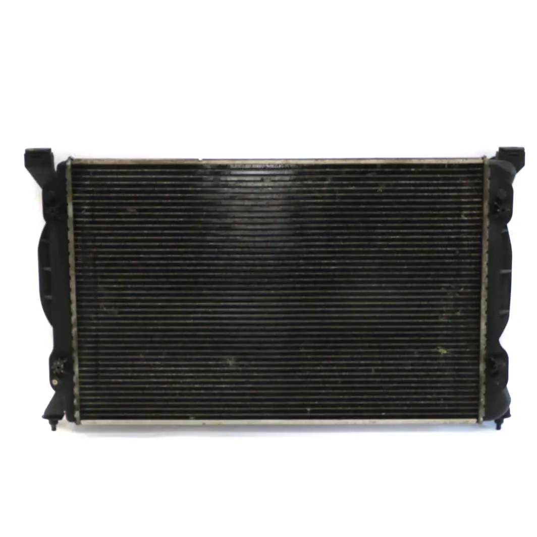 Audi A4 B7 2.0 TDI Radiateur diesel Radiateur refroidissement eau - SKU 8E0121251A - Numéro de pièce 8E0121251A