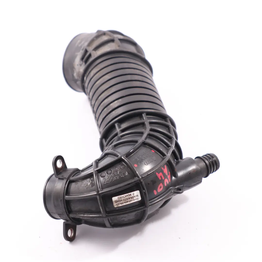 Tubo Di Aspirazione Dell'Aria per Audi A4 B7 Turbo con numero di parte 8E0129615J Audi A4 B7 Turbo Tubo Di Aspirazione Dell'Aria - SKU 8E0129615J - Numero di parte 8E0129615J