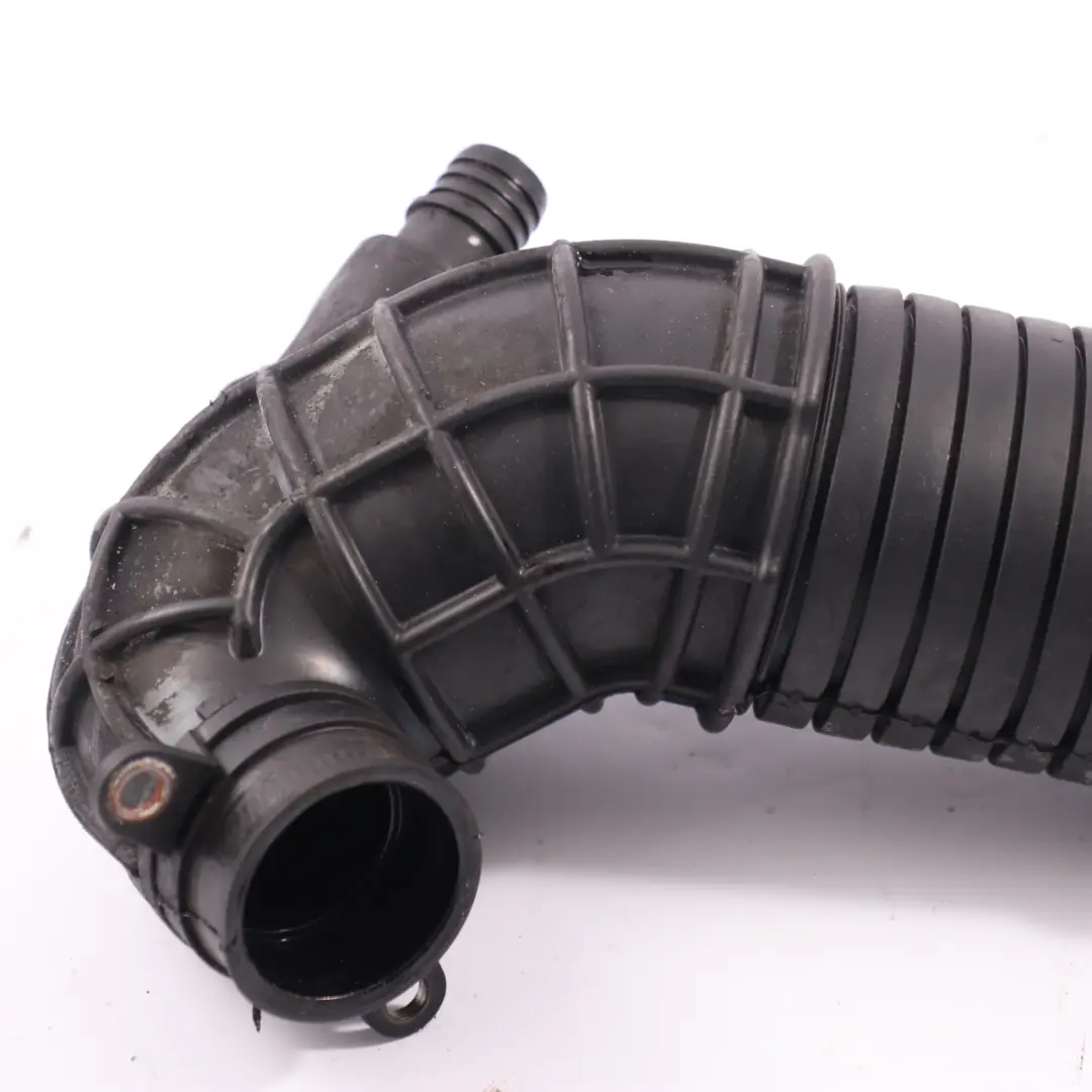 Audi A4 B7 Tuyau D'Admission D'Air Turbo Pour - SKU 8E0129615J - Numéro de pièce 8E0129615J